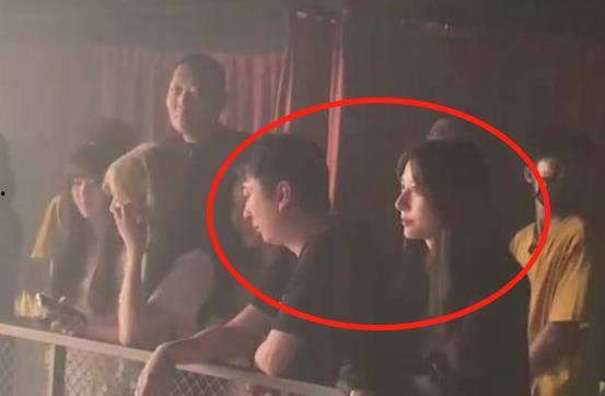 美国网红吃瓜视频大全集,揭秘网络红人的幕后生活 第2张 美国网红吃瓜视频大全集,揭秘网络红人的幕后生活 第2张